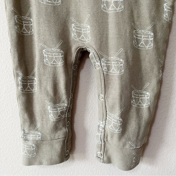 Kate Quinn Infant Size 12-18 Months Footless Long Sleeve Jumpsuit Drum Print - Picture 3 of 6
